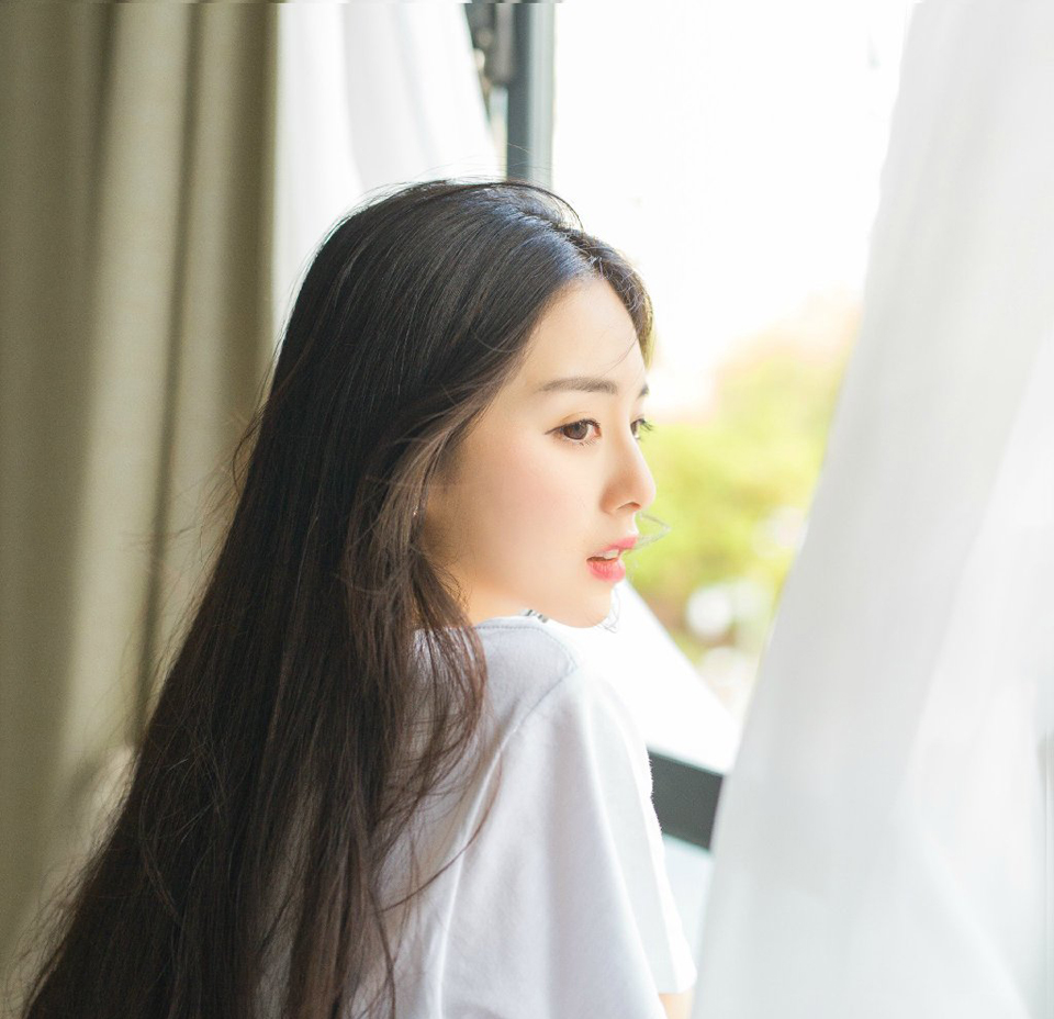 “如果有人将我的行踪报知江东的话，他们就会知道了。”陈到收起了笑容，看着伏德。
